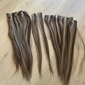 22” Clip In Hair Extensions
